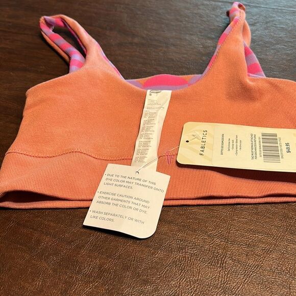 Fabletics Dottie Geo Seamless Bra XS/4 NWT - Picture 3 of 6